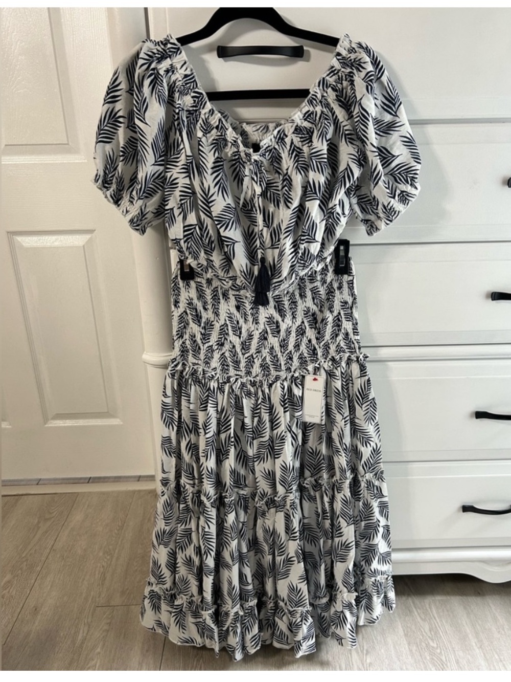 Aakaa Navy Blue and White Leaf Pattern Two Piece Set